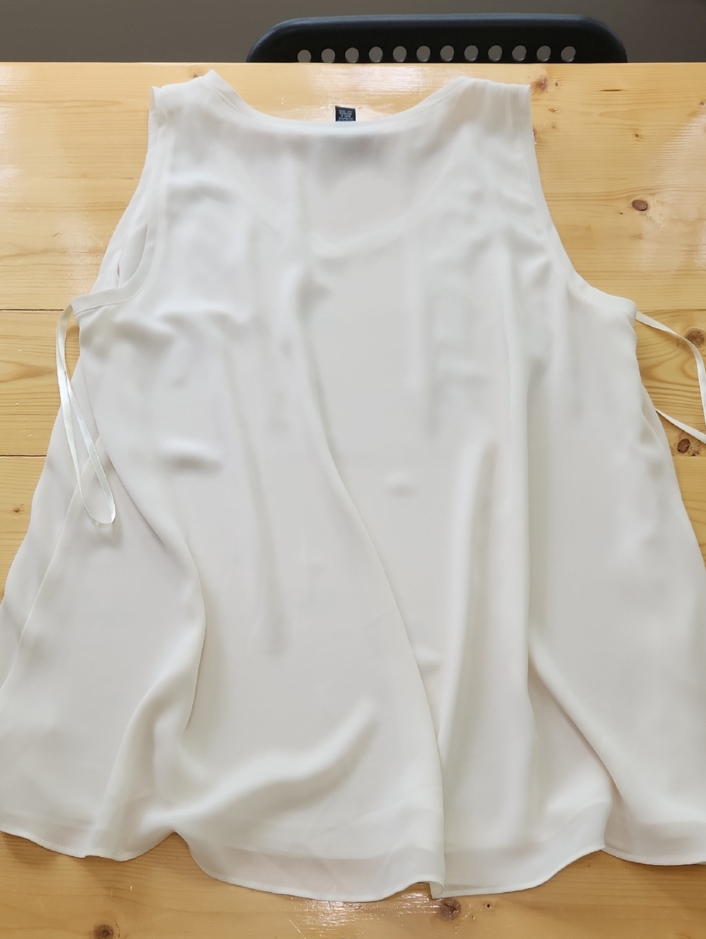 Alfani Ivory Chiffon V-neck Blouse Beaded Sleeveless Flowy Top Size 16 - Picture 15 of 17